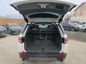 Land Rover Discovery Sport 2016 White