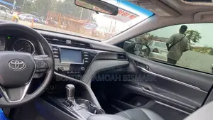 Toyota Camry SE (2.5L 4cyl 8A) 2019 Matt Black