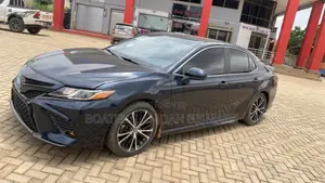 Toyota Camry SE (2.5L 4cyl 8A) 2019 Matt Black