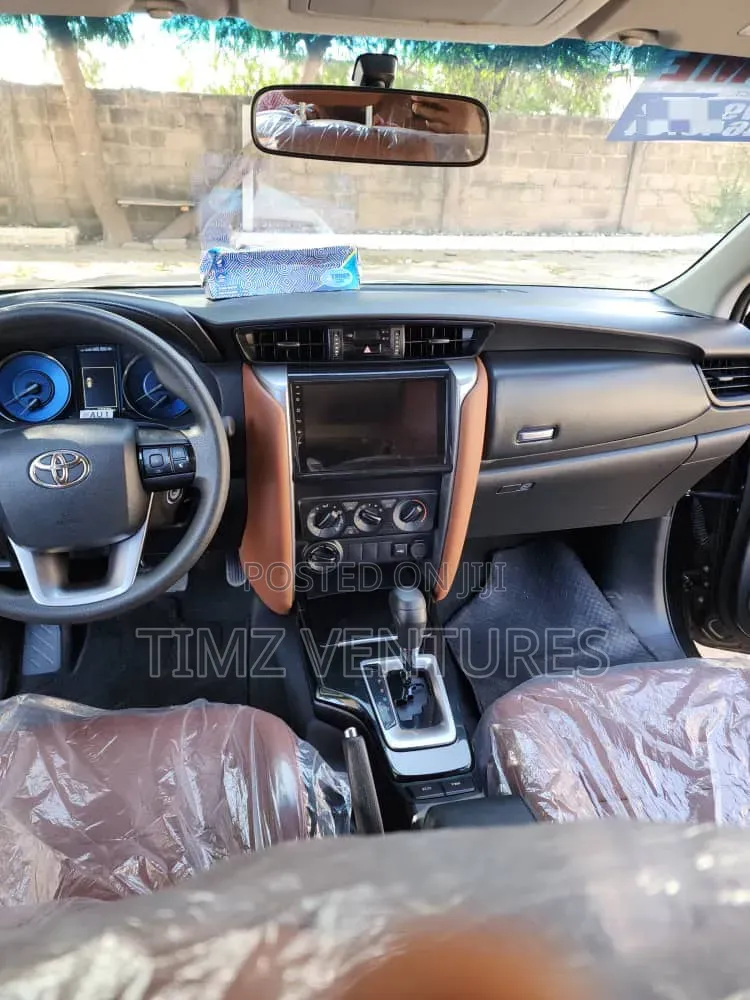 Toyota Fortuner 2025 Black