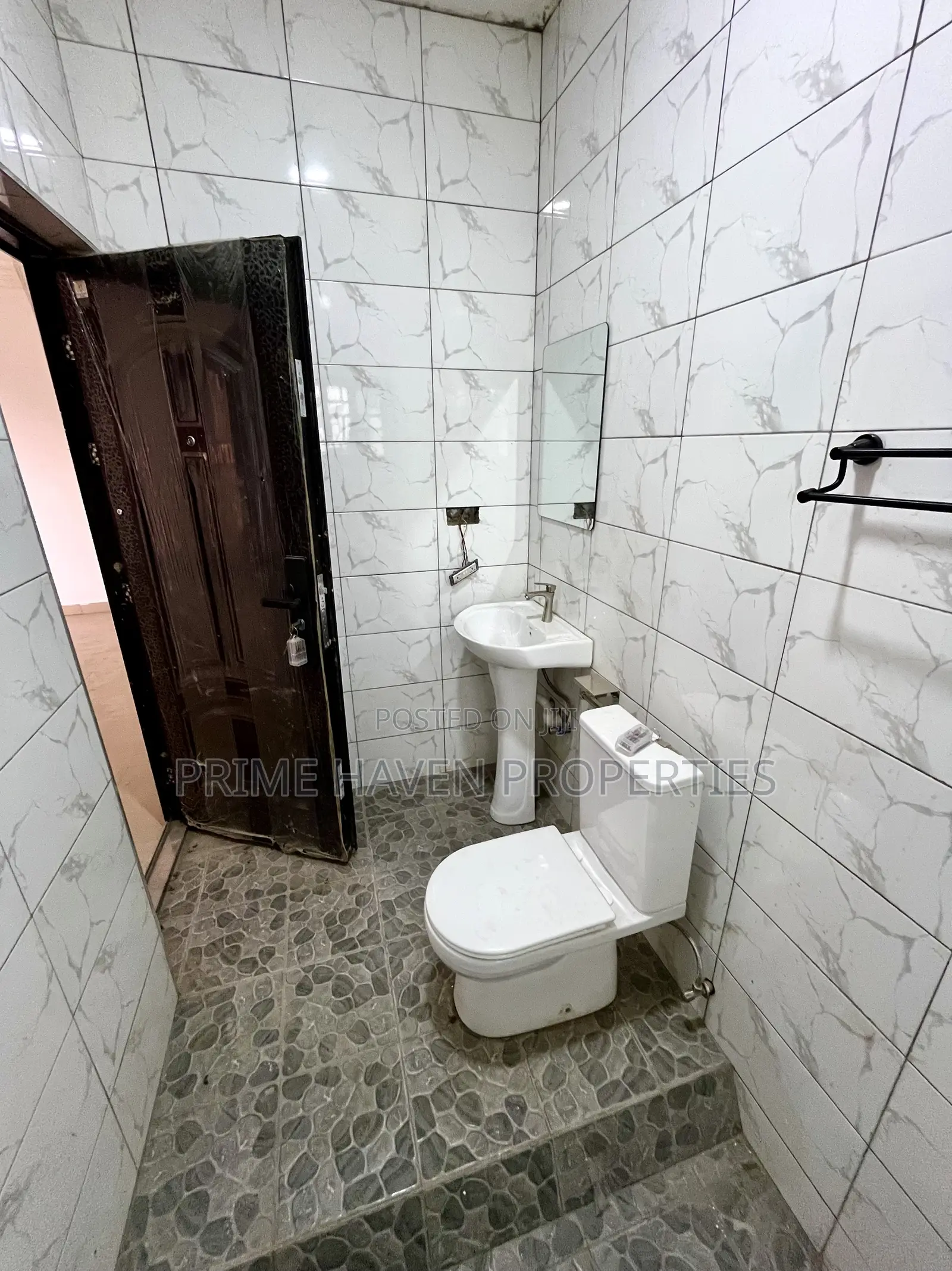 2bdrm Apartment in Acp, Kwabenya for rent