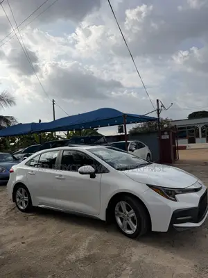 Toyota Corolla SE 2020 White