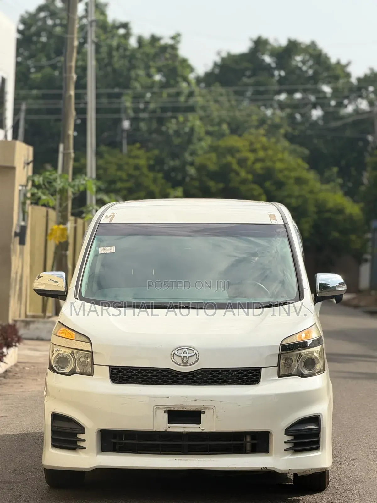 Toyota Voxy 2013 White