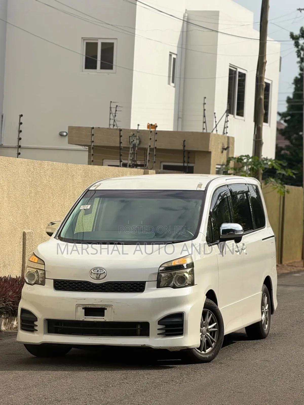 Toyota Voxy 2013 White