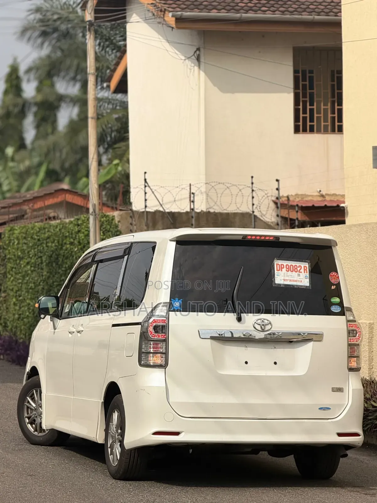 Toyota Voxy 2013 White