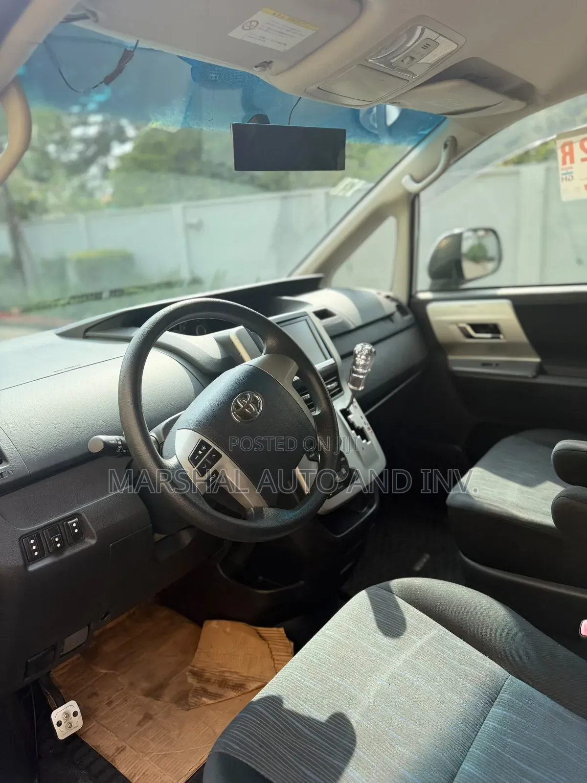 Toyota Voxy 2013 White
