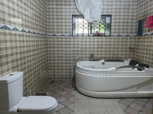 3bdrm House in Kotoku, Amasaman for sale