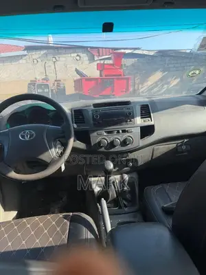 Toyota Hilux 2011 Gray