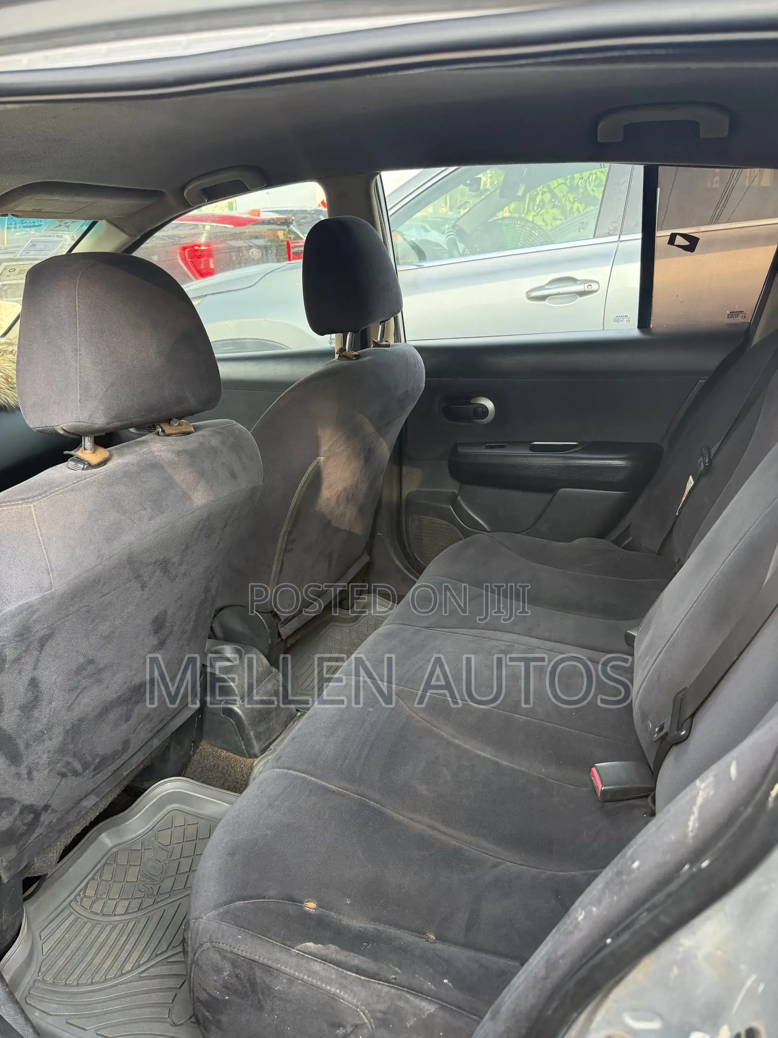 Nissan Versa 1.6 S Sedan CVT 2010 Silver