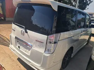 Honda Stepwgn 2013 White