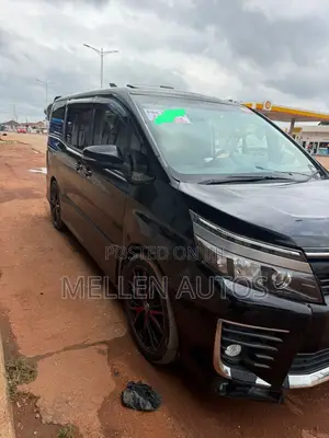Toyota Voxy V 2WD 7-Seater 2015 Black