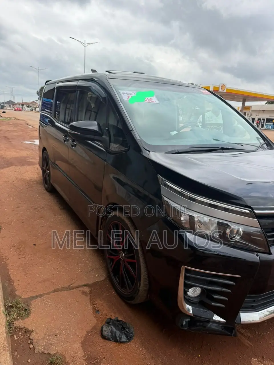 Toyota Voxy V 2WD 7-Seater 2015 Black