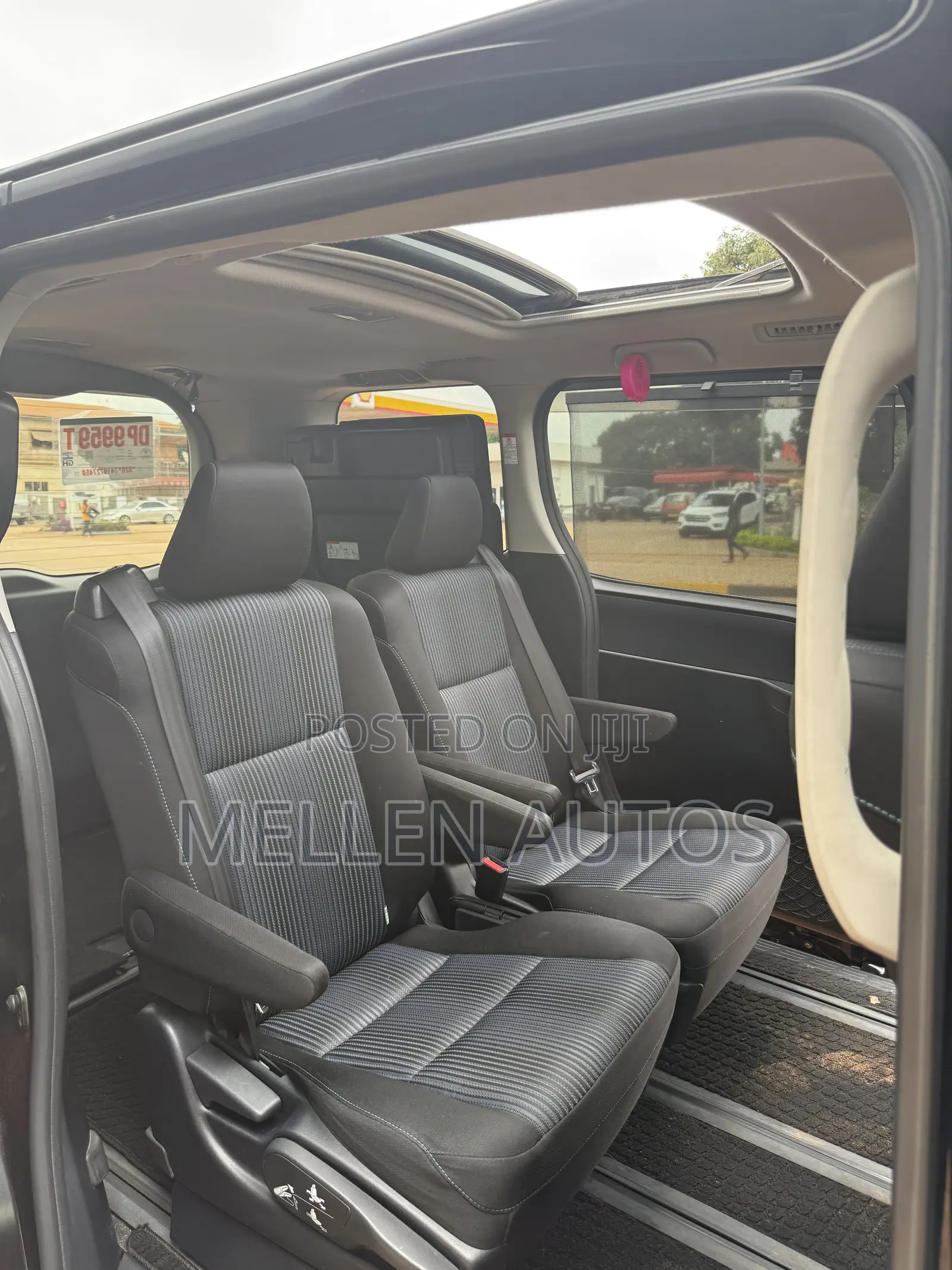 Toyota Voxy V 2WD 7-Seater 2015 Black