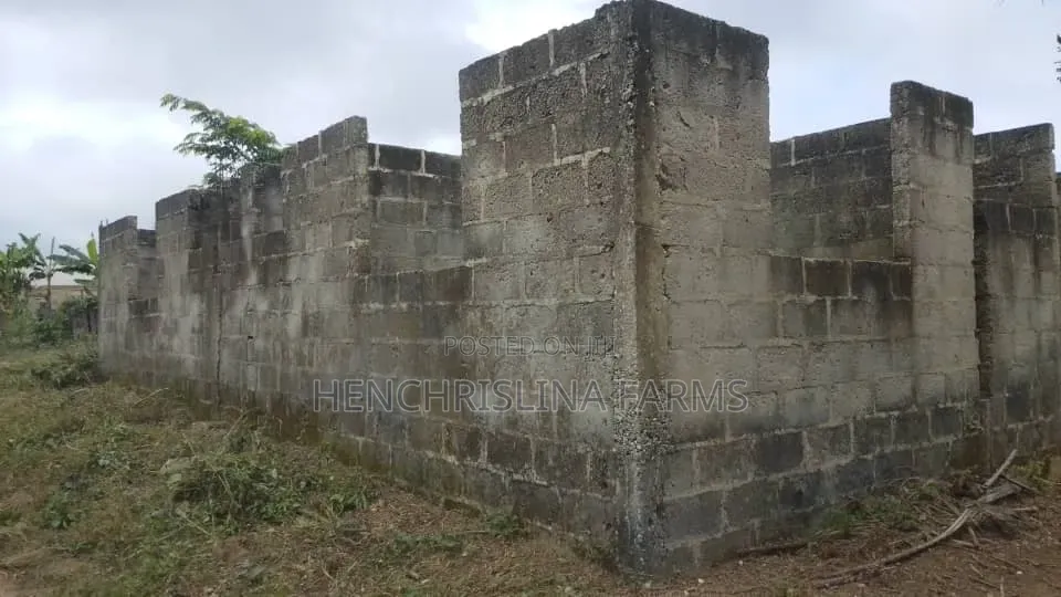 4bdrm Apartment in Odado Area, Assin North Municipal for sale