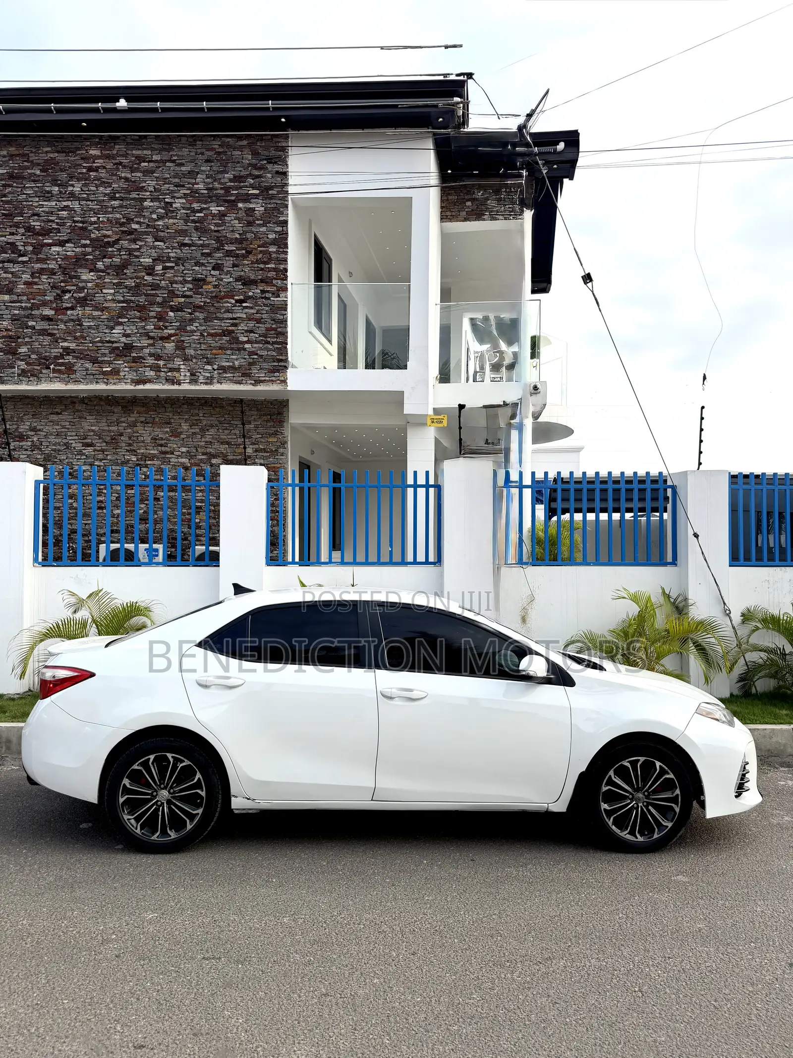 Toyota Corolla S 4dr Sedan (1.8L 4cyl CVT) 2016 White