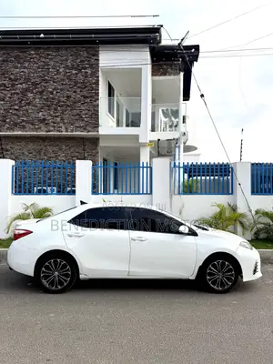 Toyota Corolla S 4dr Sedan (1.8L 4cyl CVT) 2016 White