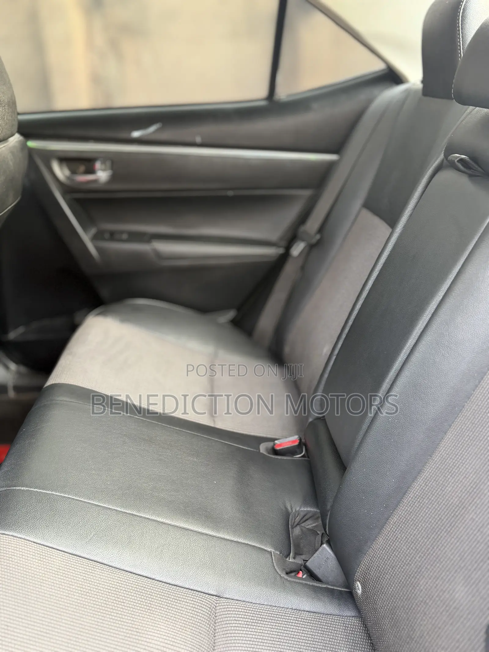 Toyota Corolla S 4dr Sedan (1.8L 4cyl CVT) 2016 White