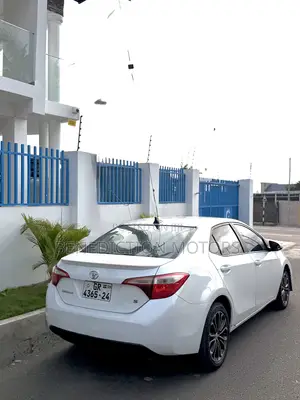 Toyota Corolla S 4dr Sedan (1.8L 4cyl CVT) 2016 White