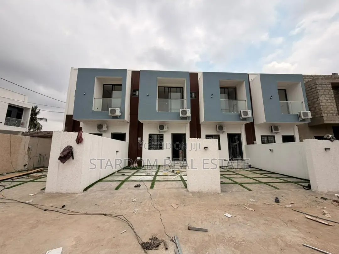 2bdrm Townhouse/Terrace in Ashaley Botwe, Nmai-Dzorn for sale