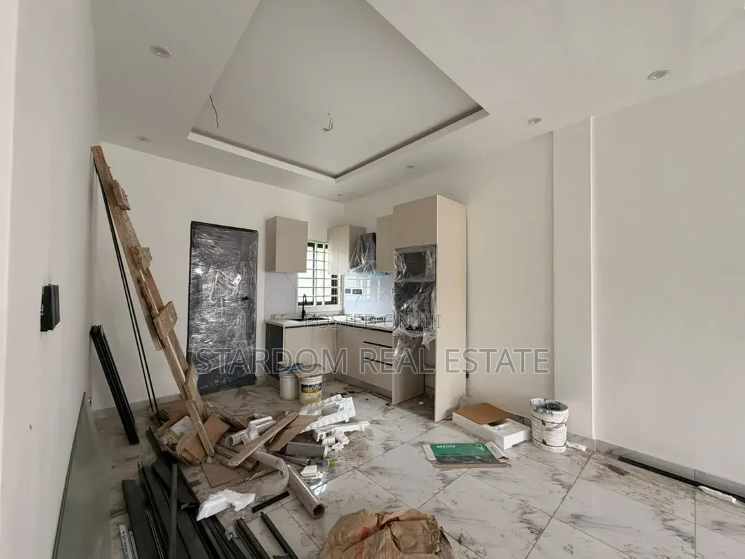 2bdrm Townhouse/Terrace in Ashaley Botwe, Nmai-Dzorn for sale