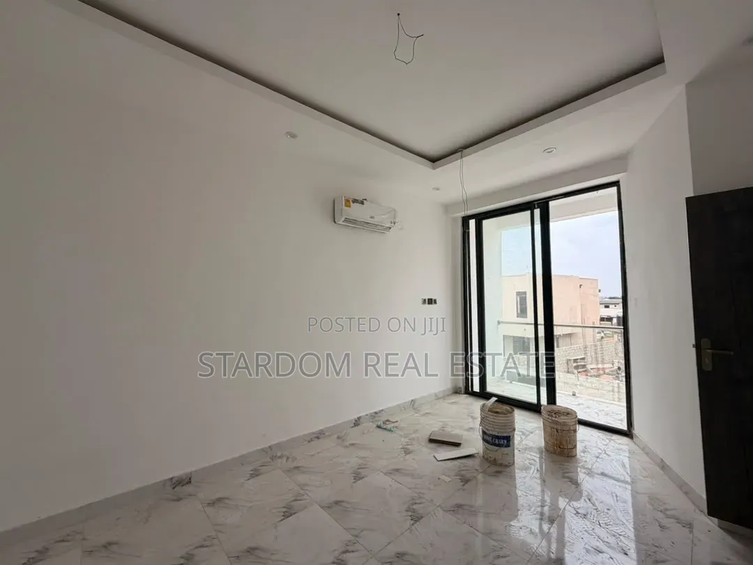 2bdrm Townhouse/Terrace in Ashaley Botwe, Nmai-Dzorn for sale