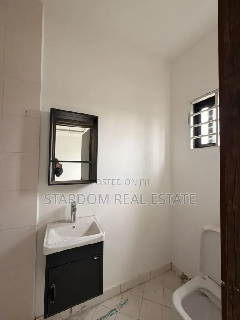 2bdrm Townhouse/Terrace in Ashaley Botwe, Nmai-Dzorn for sale