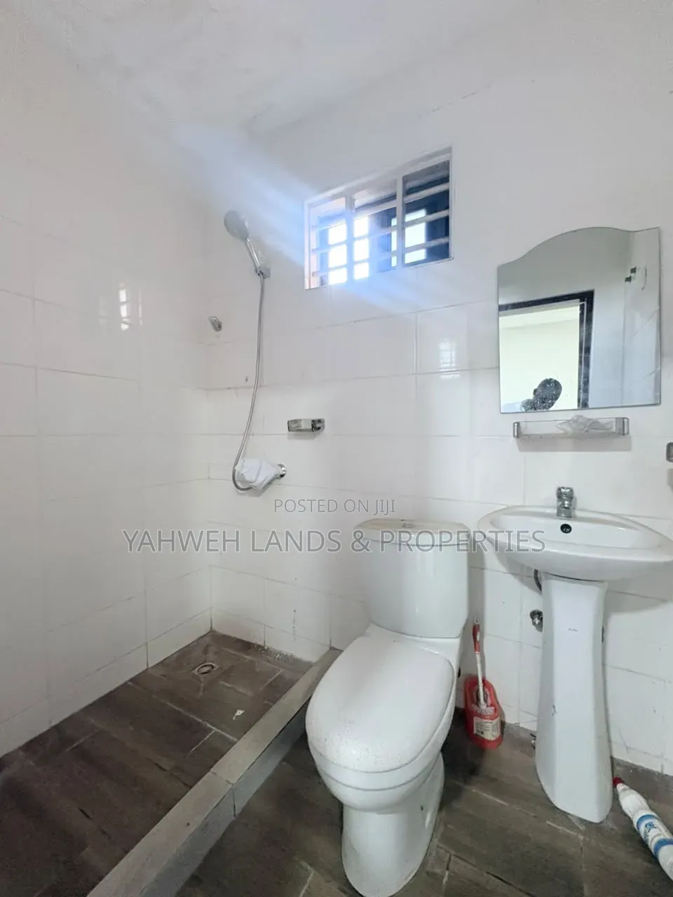 4bdrm Apartment in Dstv, New Site for rent