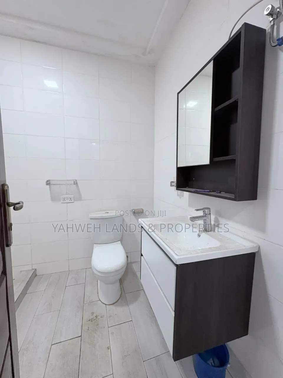 4bdrm Apartment in Dstv, New Site for rent