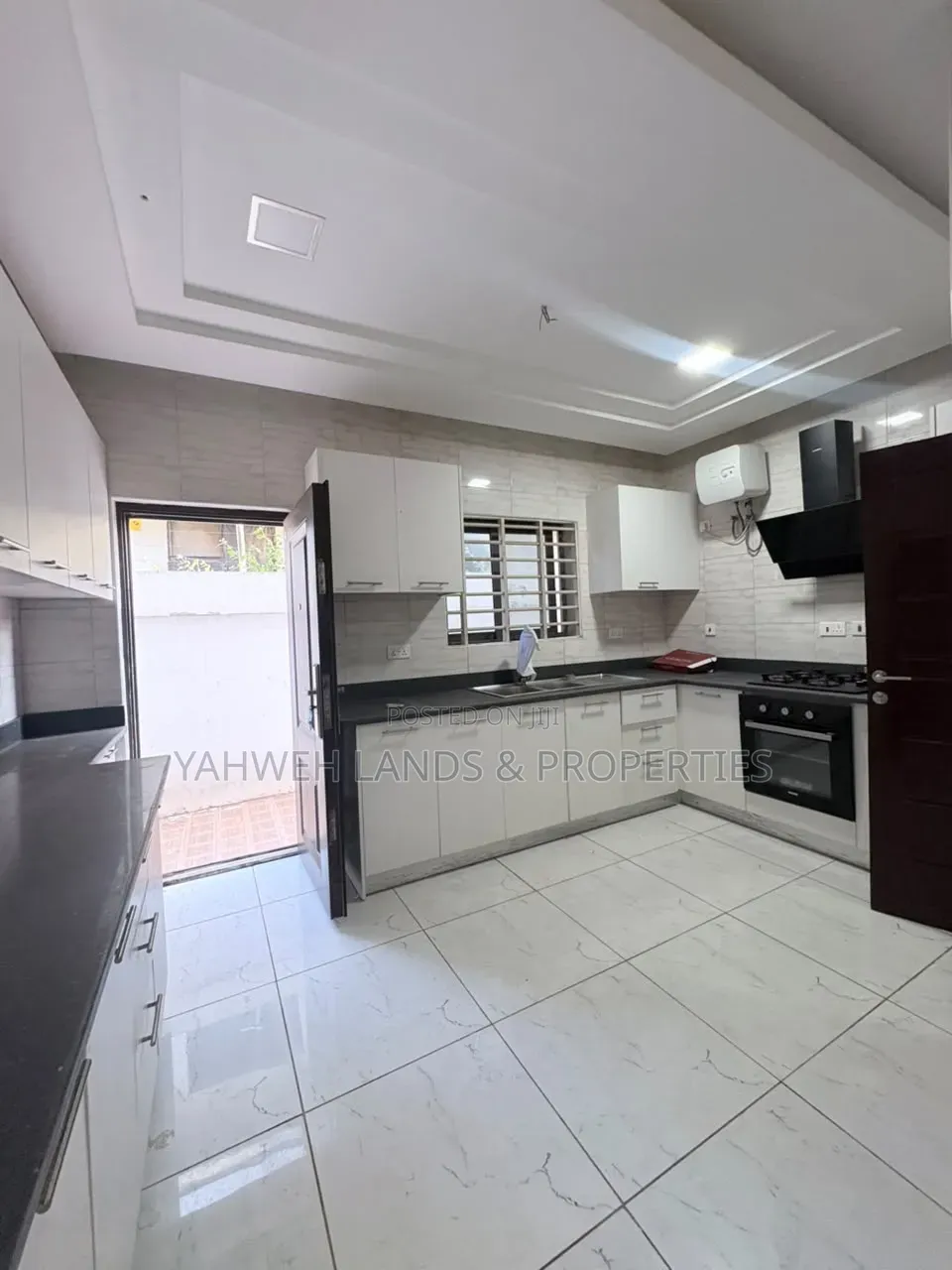 4bdrm Apartment in Dstv, New Site for rent