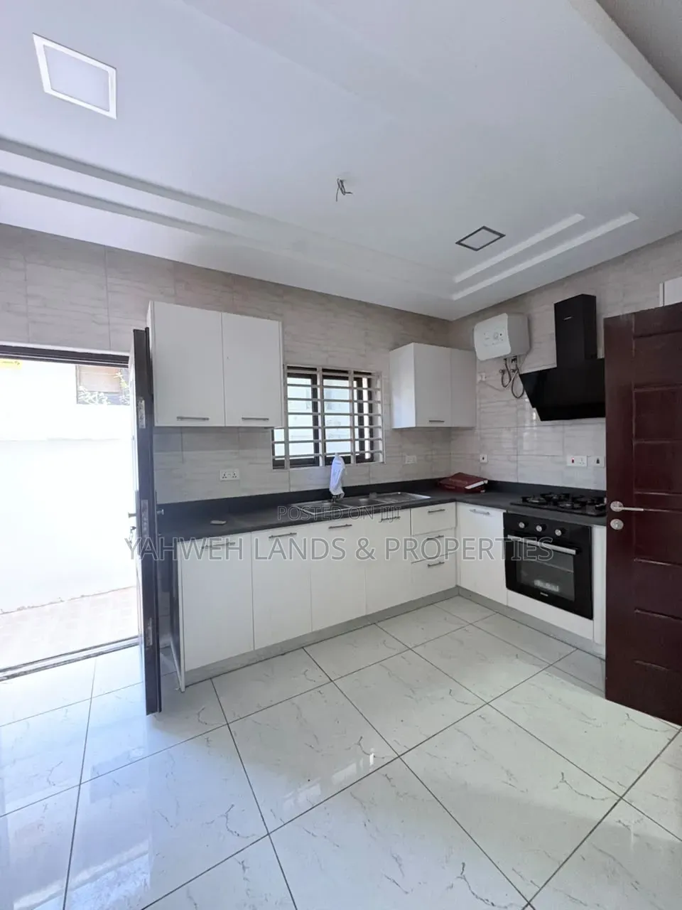 4bdrm Apartment in Dstv, New Site for rent