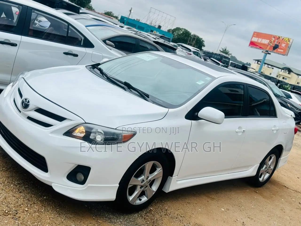 Toyota Corolla S Special Edition 4dr Sedan (1.8L 4cyl 4A) 2013 White
