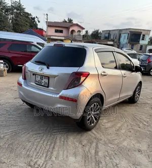 Toyota Vitz 1.3 AWD 3dr 2013 Silver