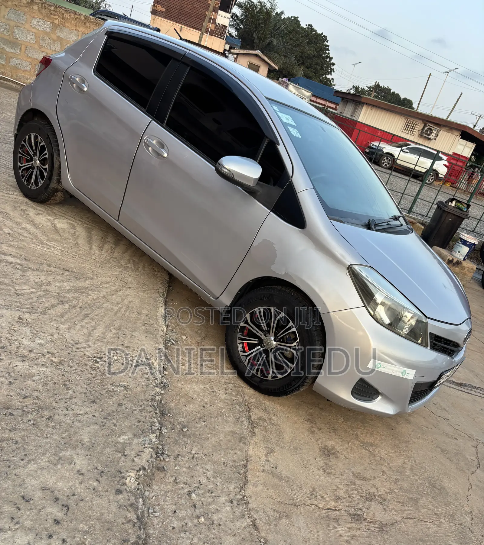 Toyota Vitz 1.3 AWD 3dr 2013 Silver