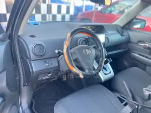 Toyota Corolla Rumion Hatchback 1.5 FWD 2011 Black