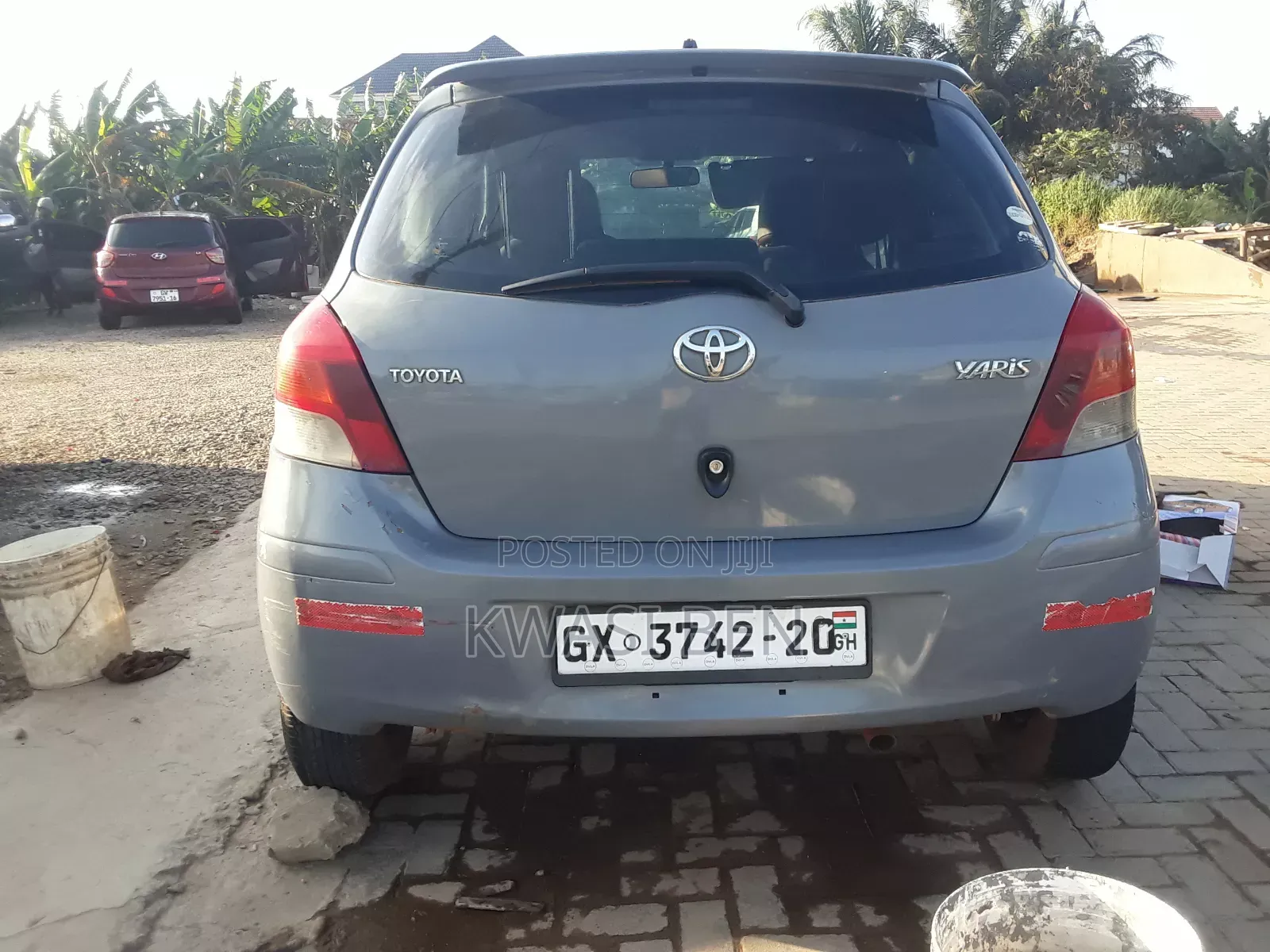 Toyota Vitz 2010 Gray