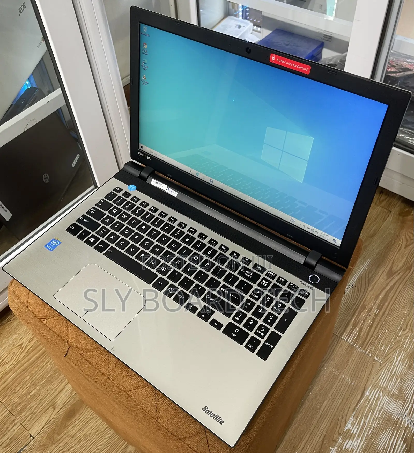 Laptop Toshiba Satellite L550 8GB Intel Core i5 HDD 500GB