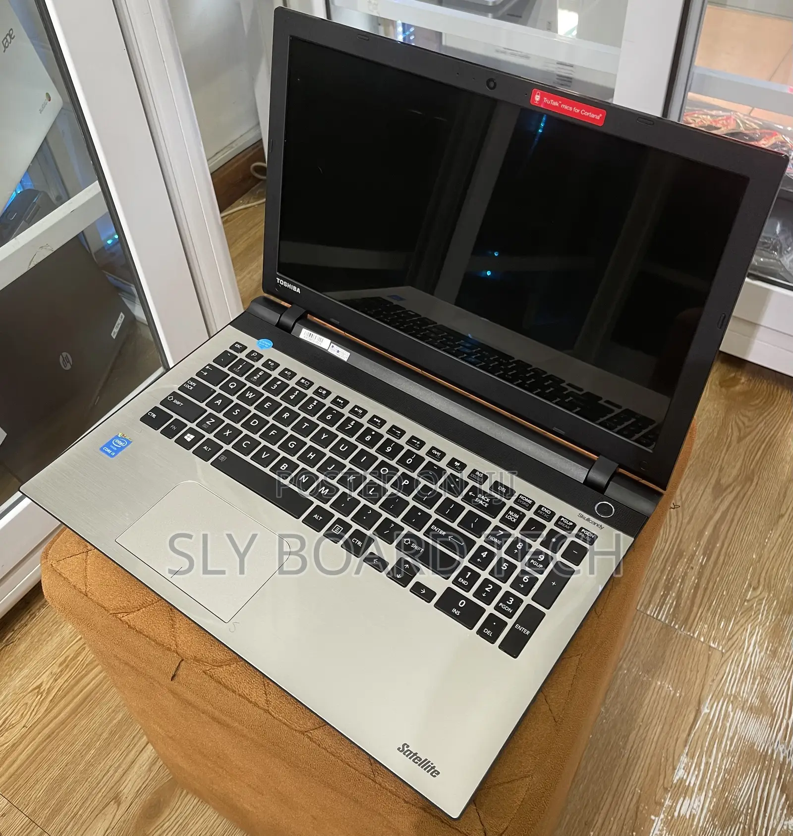 Laptop Toshiba Satellite L550 8GB Intel Core i5 HDD 500GB