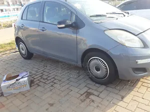 Toyota Vitz 2010 Gray