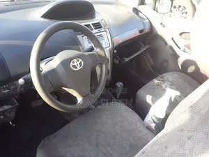 Toyota Vitz 2010 Gray