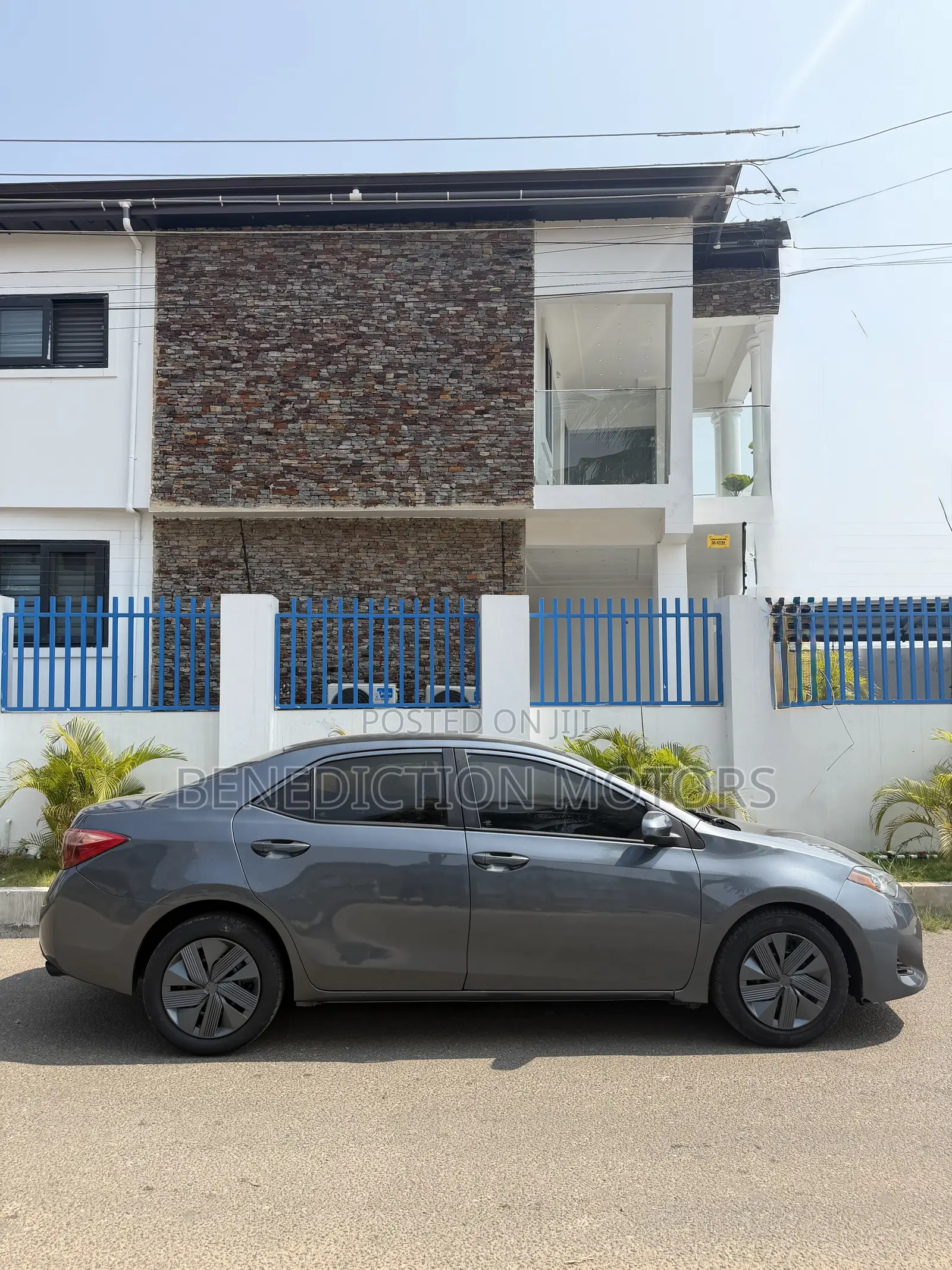 Toyota Corolla LE (1.8L 4cyl 2A) 2019 Gray
