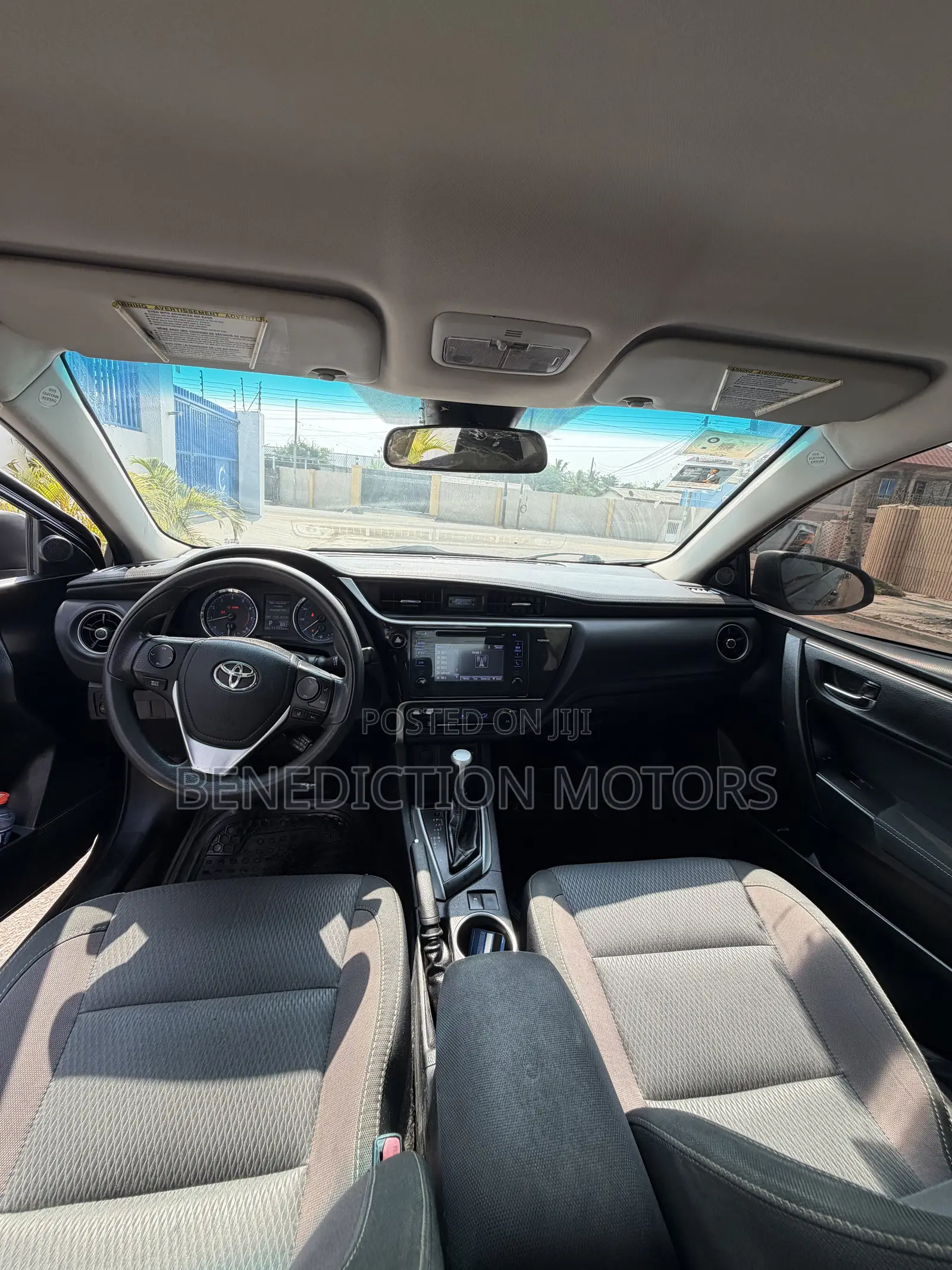 Toyota Corolla LE (1.8L 4cyl 2A) 2019 Gray