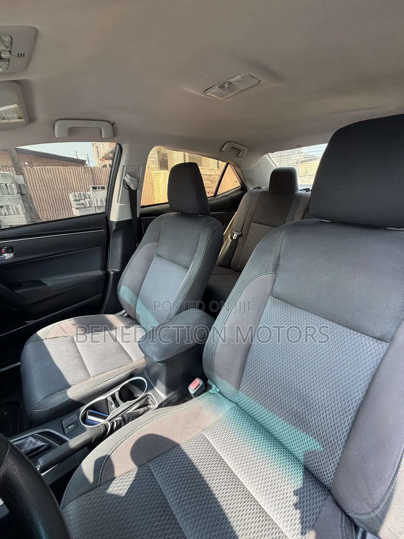 Toyota Corolla LE (1.8L 4cyl 2A) 2019 Gray