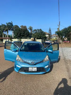 Toyota Vitz 2015 Blue