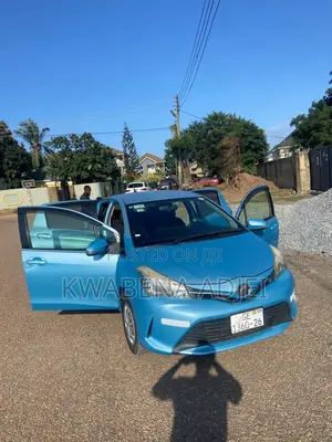 Toyota Vitz 2015 Blue