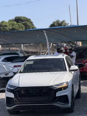 Audi Q8 2021 White
