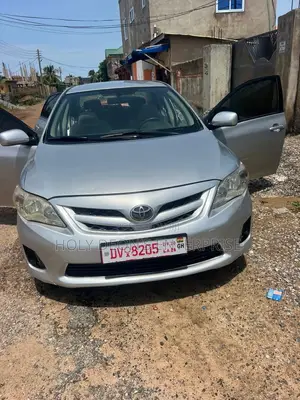 Toyota Corolla LE 4dr Sedan (1.8L 4cyl 4A) 2013 Silver