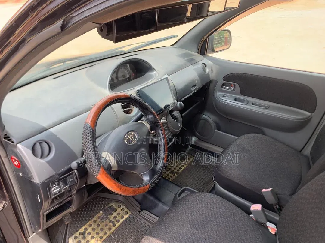 Toyota Sienta 2013 Black