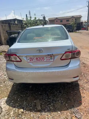 Toyota Corolla LE 4dr Sedan (1.8L 4cyl 4A) 2013 Silver