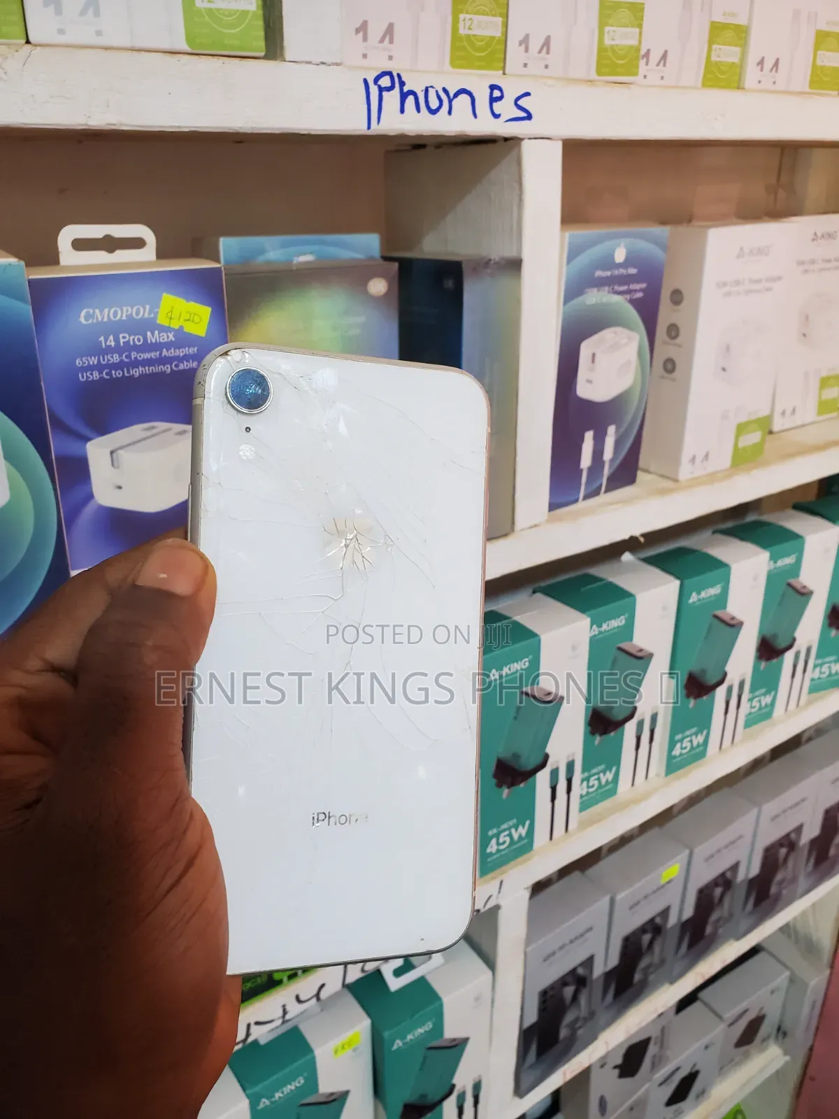 Apple iPhone XR 64 GB White