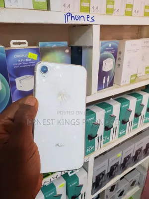 Apple iPhone XR 64 GB White